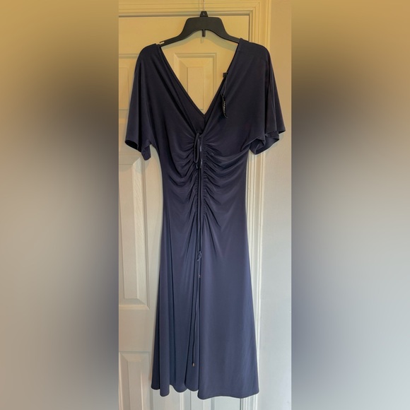 White House Black Market short sleeved v-neck dress with ruched front large NEW - Picture 2 of 4